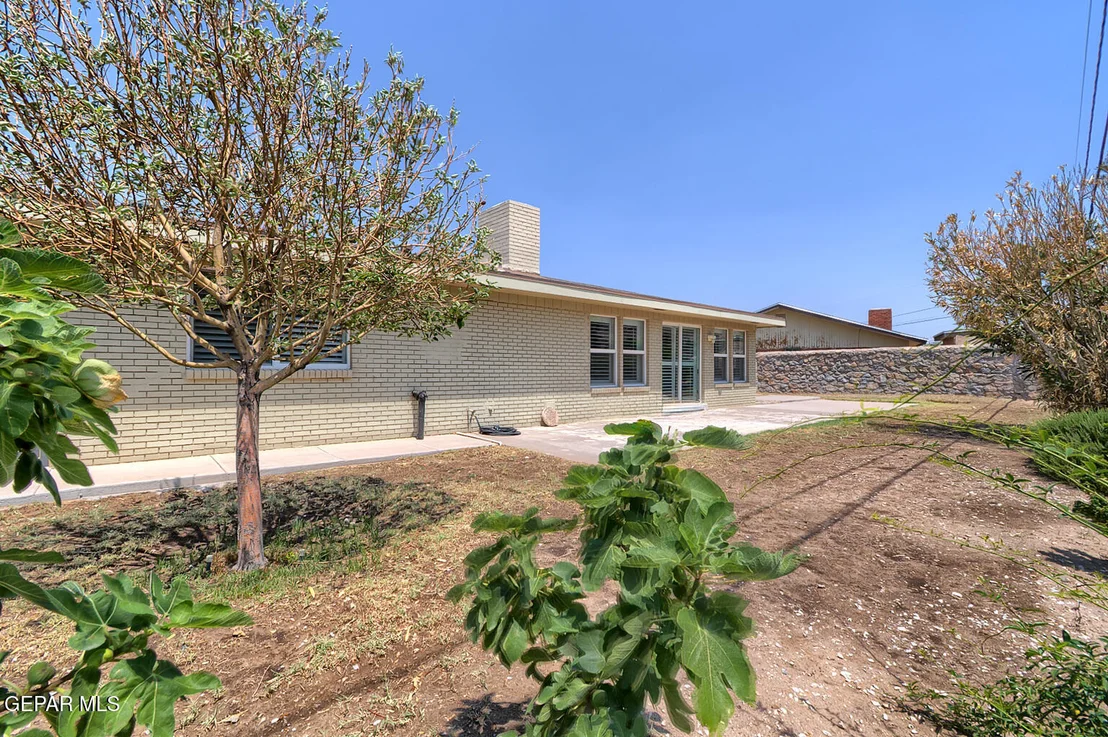 Photo of 5814 BEAUMONT Place
