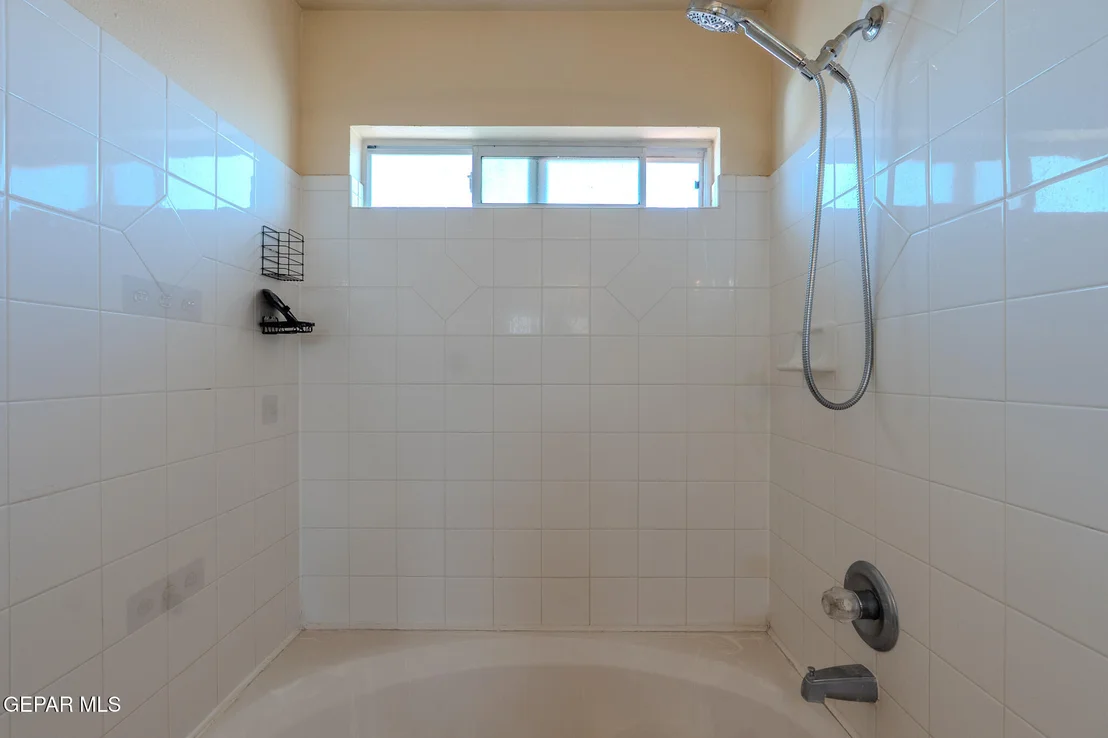 Photo of 5721 LAUREL CLARK Lane