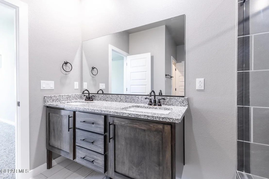Photo of 952 Sandhurst Place