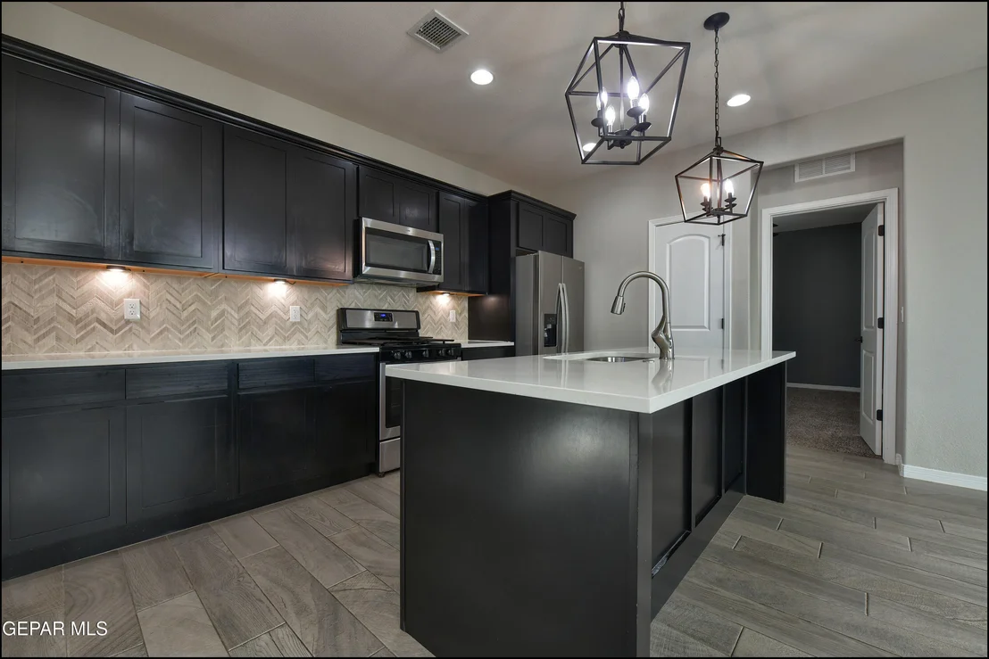 Photo of 4553 Mark Avizo St