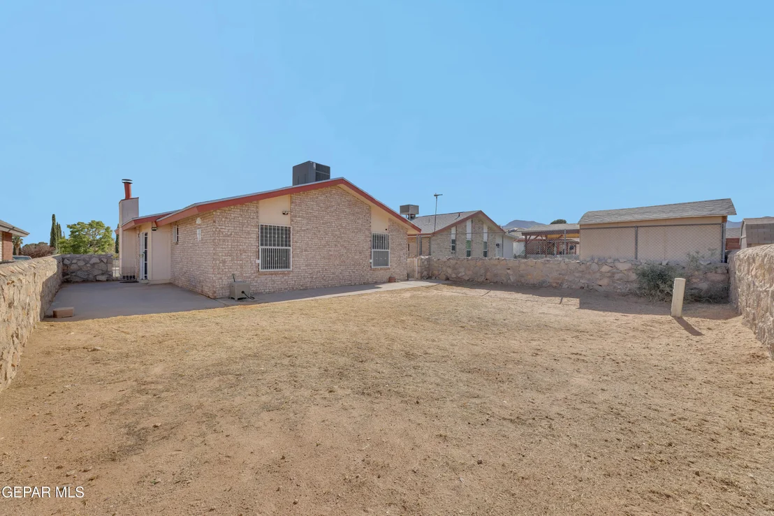 Photo of 5817 CHIPPENDALE Avenue