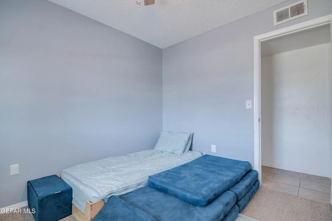 Photo of 5629 LONGVIEW Circle