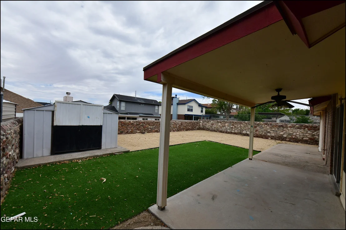 Photo of 7737 PLAZA AZUL Road
