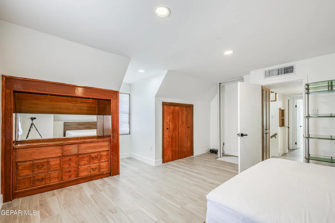 Photo of 704 MCKELLIGON Drive