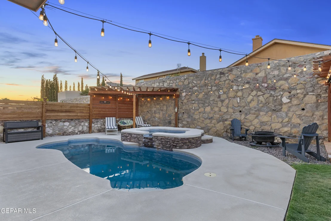 Photo of 6617 PARQUE DEL SOL Drive