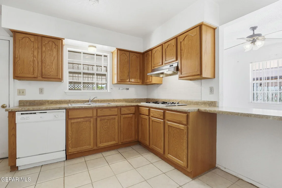 Photo of 8025 GILBERT Drive