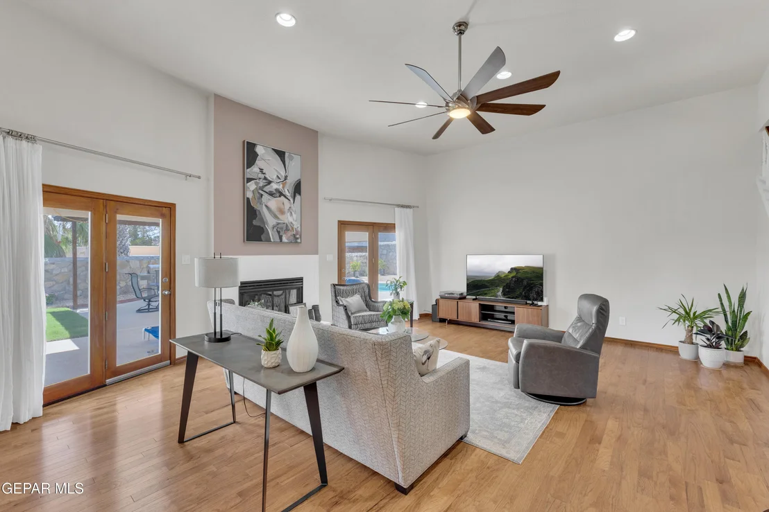 Photo of 7016 TOLUCA Drive