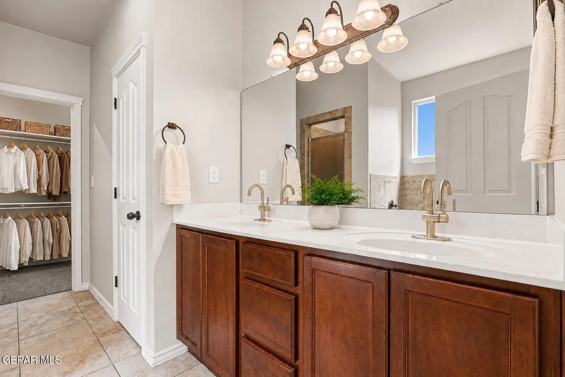 Photo of 2424 Playa
