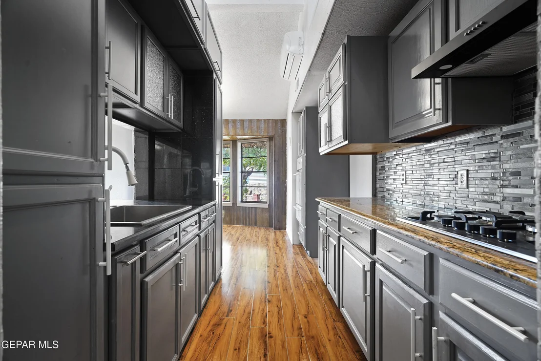 Photo of 4721 MAUREEN Circle