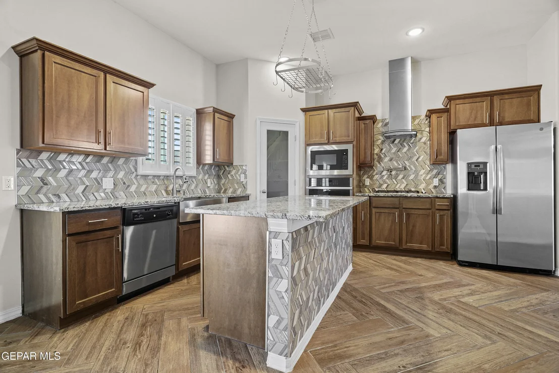 Photo of 6933 COPPER TOWN Drive