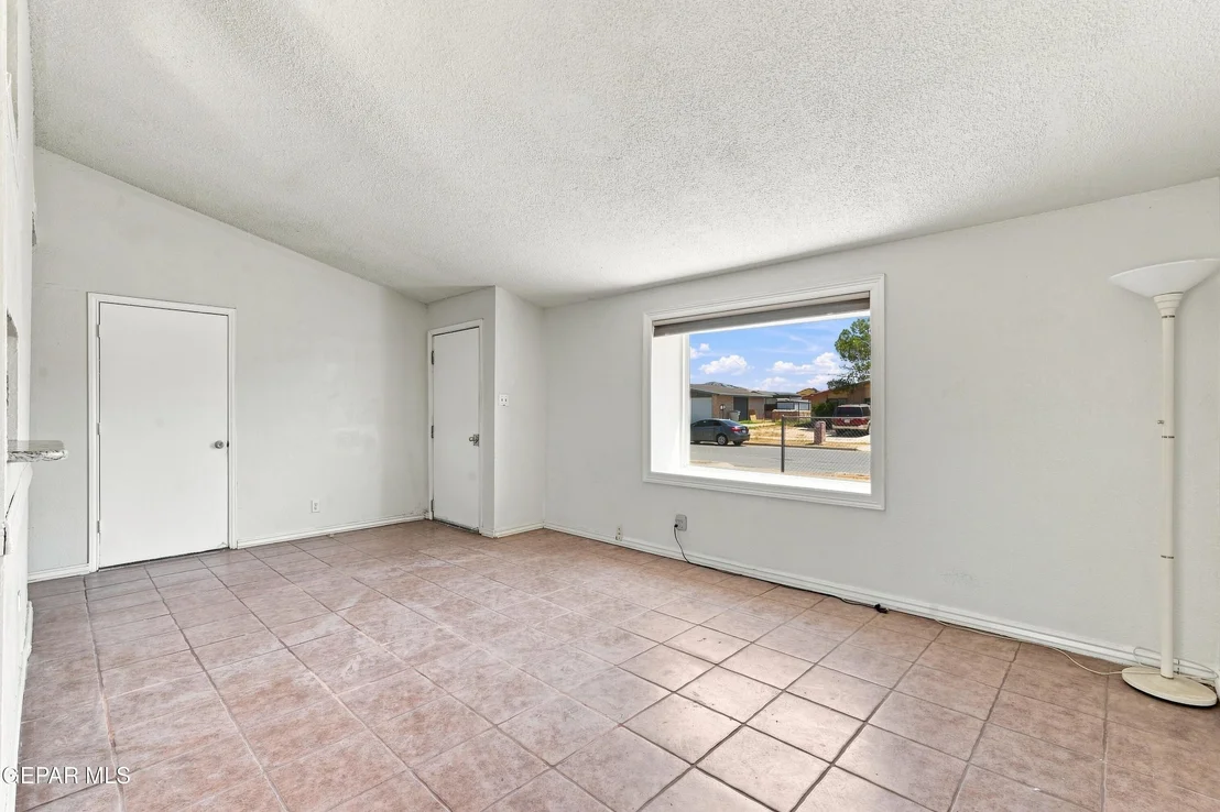Photo of 6673 Tiger Eye Drive
