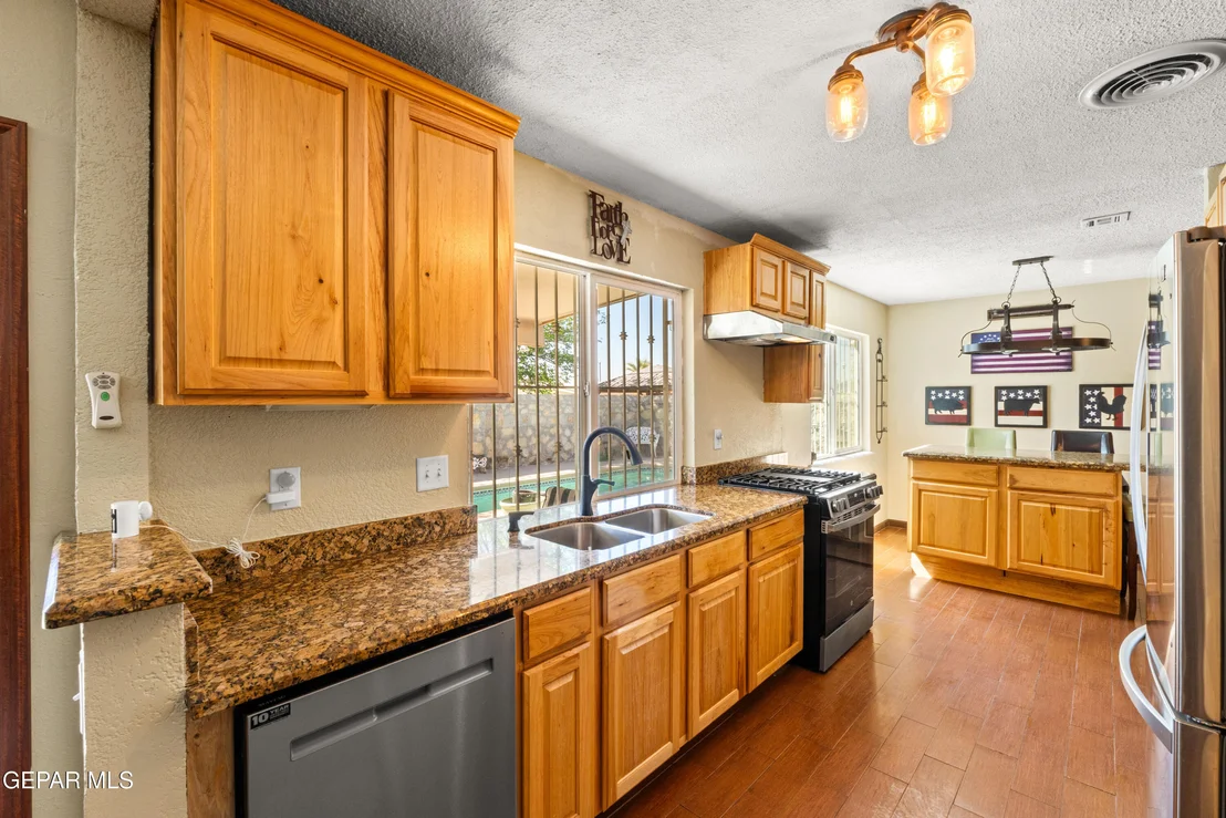 Photo of 10624 CORALSTONE Drive