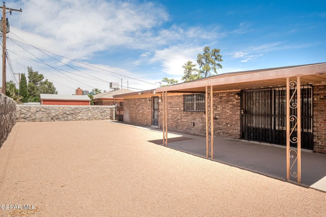 Photo of 3217 SHETLAND Road