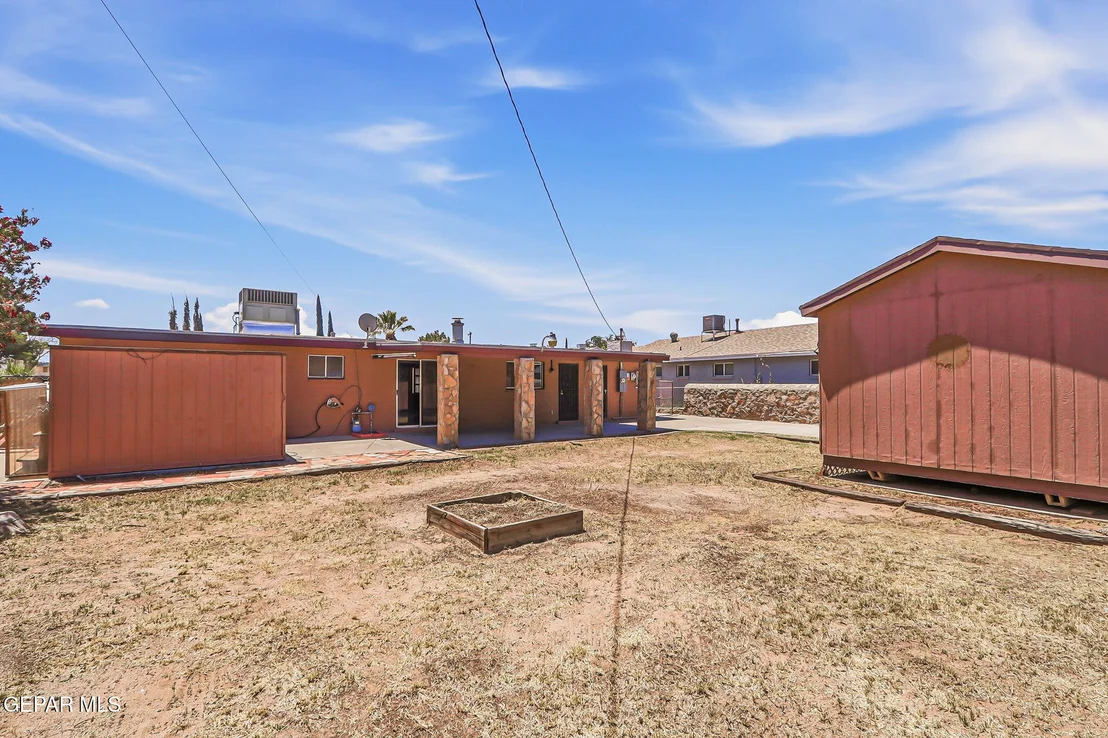 Photo of 10161 BERMUDA Avenue