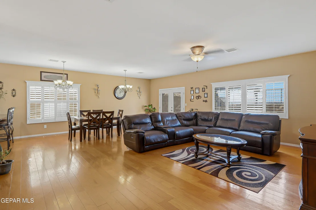 Photo of 616 MYRIAM Drive