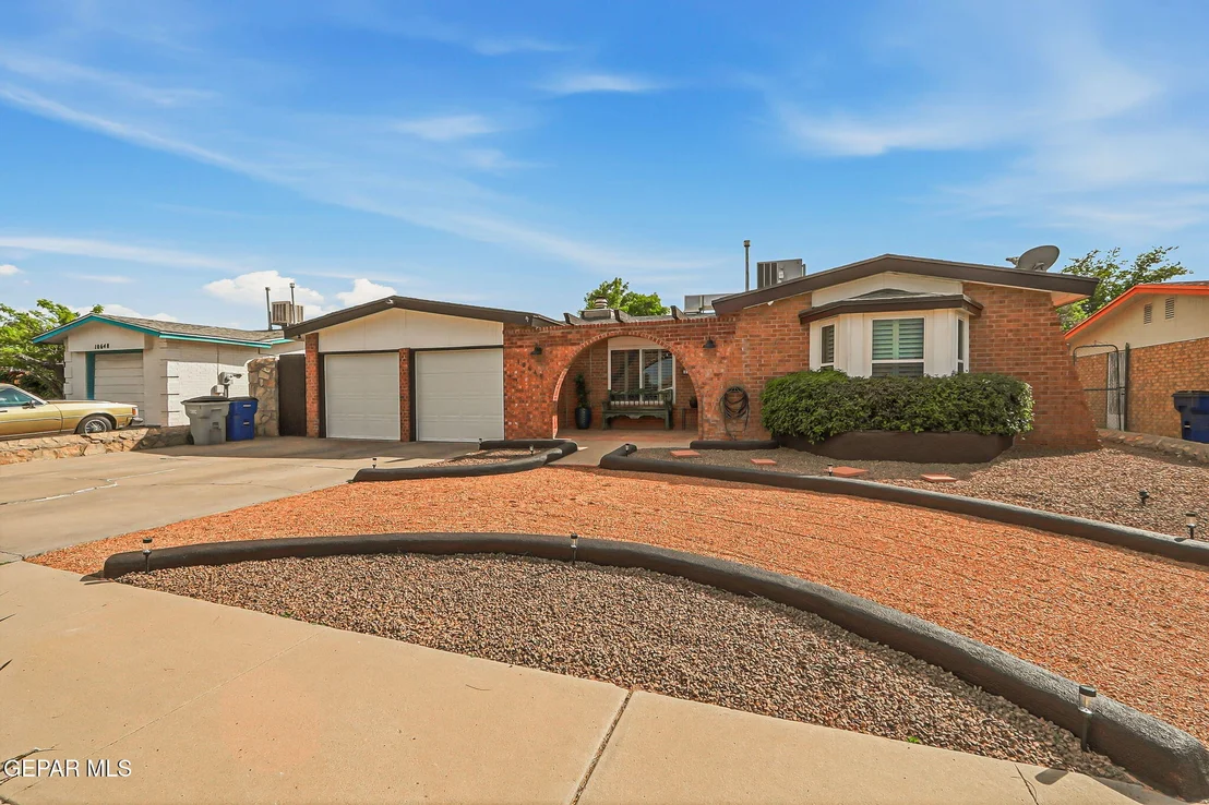 Photo of 10644 LIMAS Drive