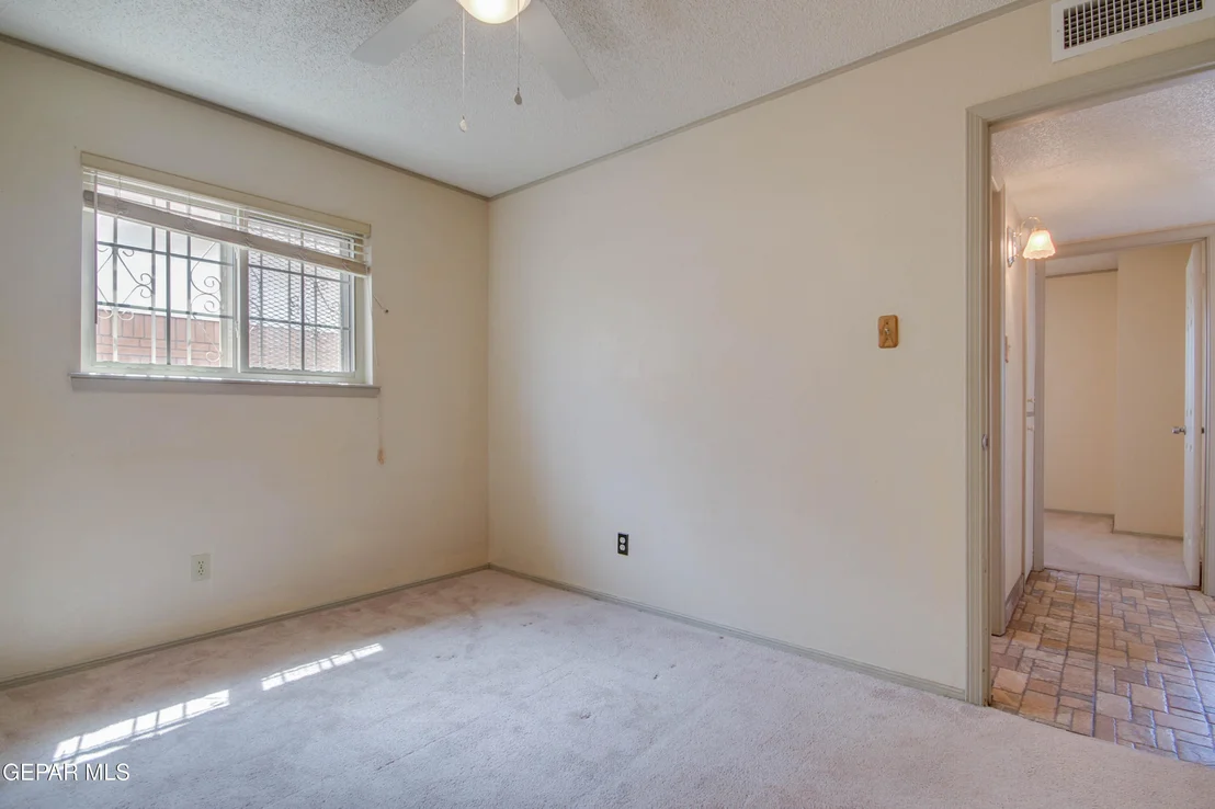 Photo of 5649 LONGVIEW Circle