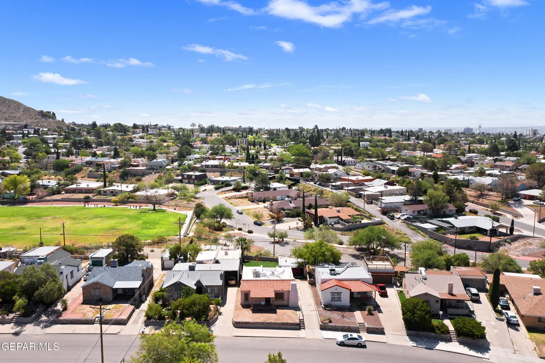Photo of 810 MESITA Drive