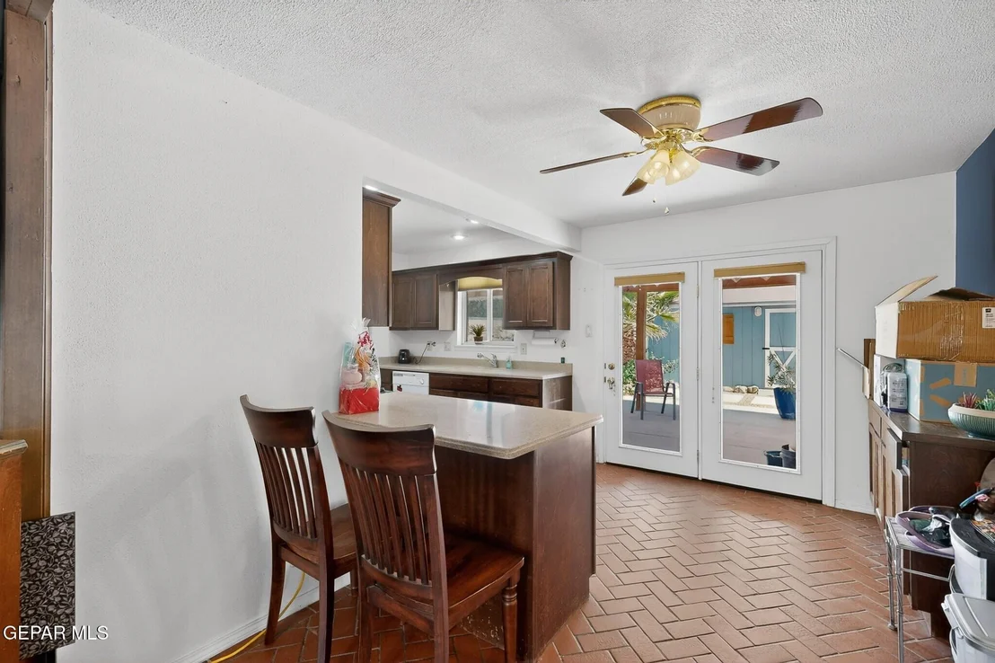 Photo of 537 RIDGEMONT Drive