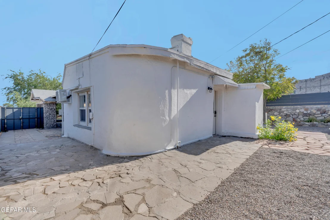 Photo of 2911 GRANT Avenue