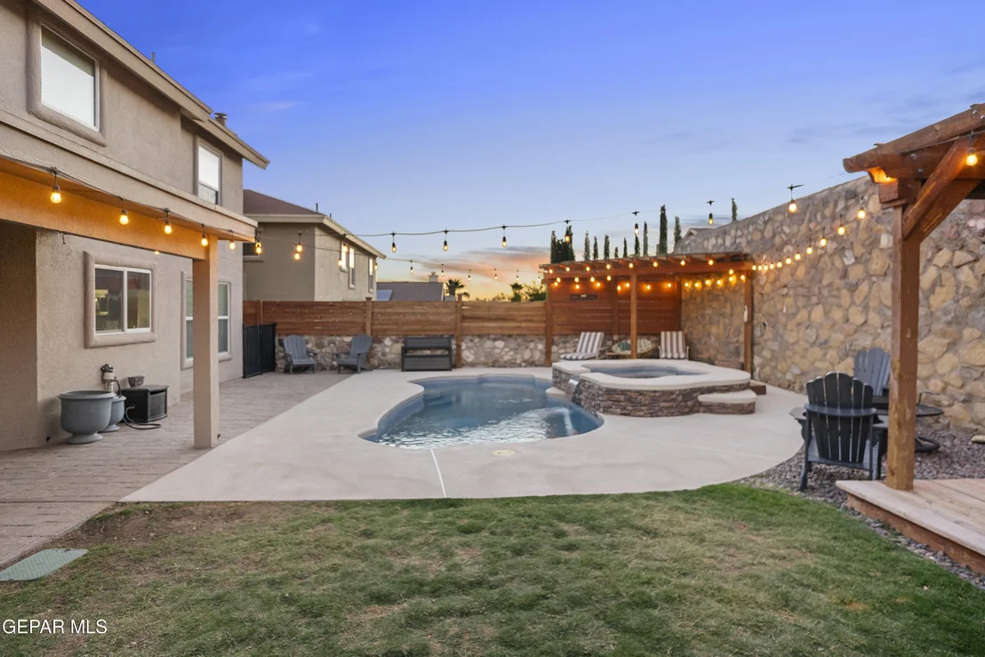 Photo of 6617 PARQUE DEL SOL Drive