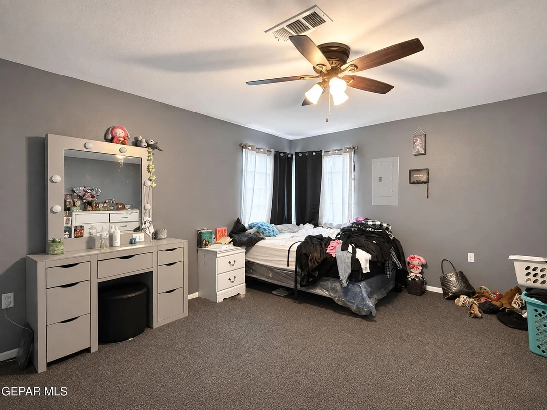 Photo of 1178 YANN Road