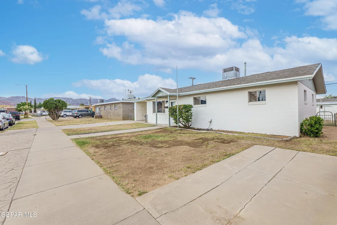 Photo of 5633 ARROWHEAD Drive