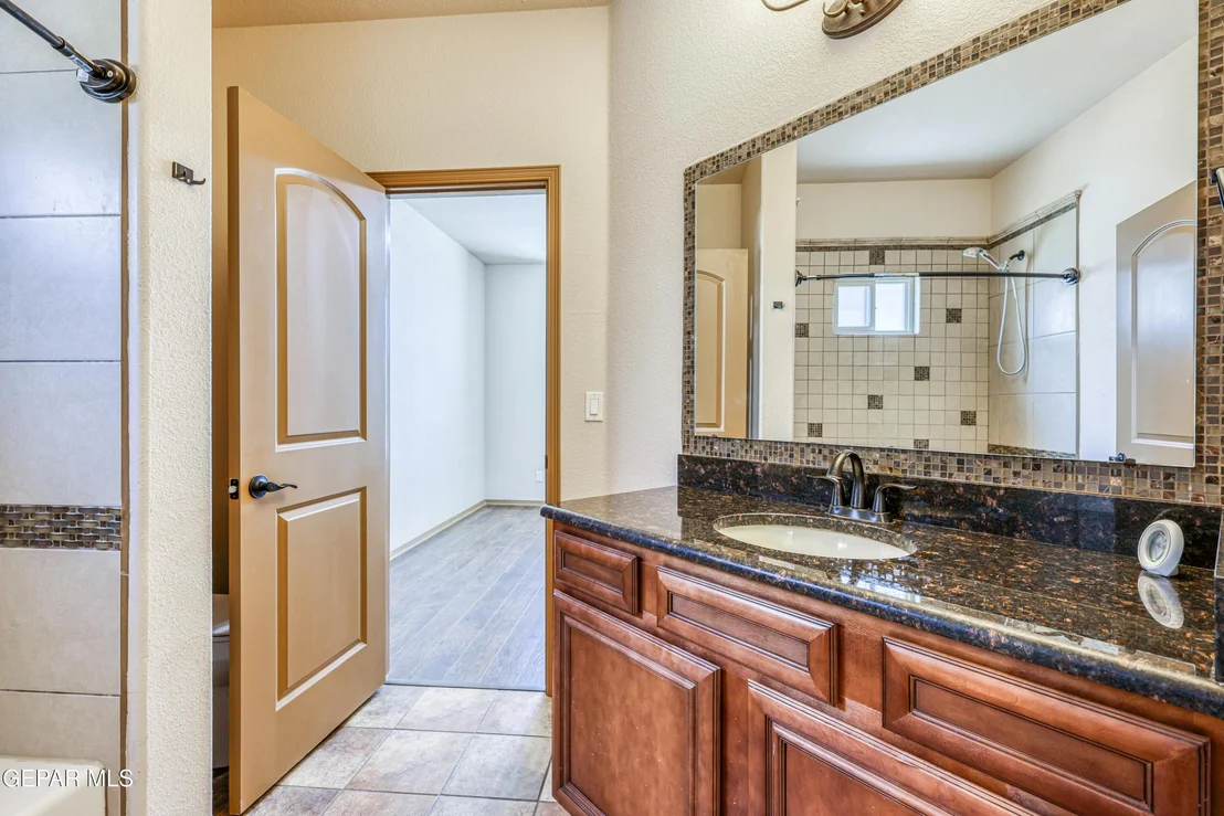 Photo of 12152 CHAPEL HILL Road