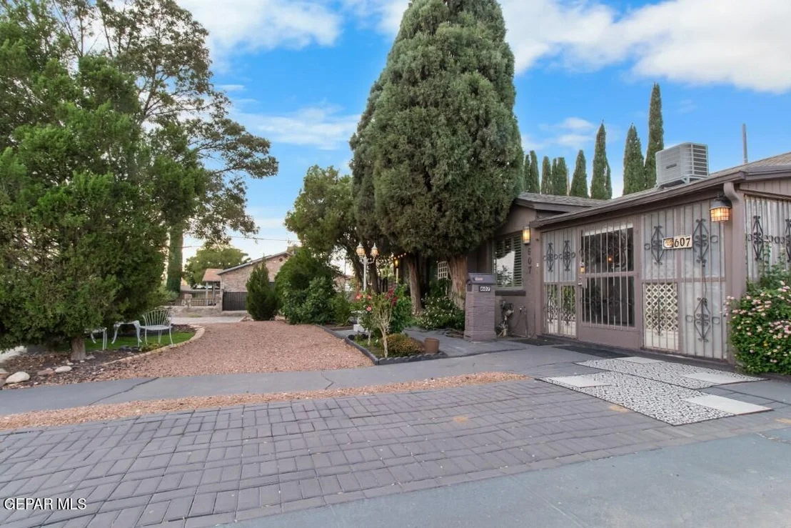 Photo of 607 Mesita Drive