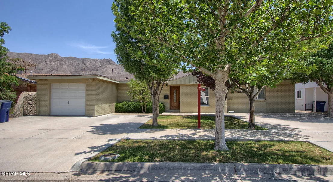 Photo of 5814 BEAUMONT Place