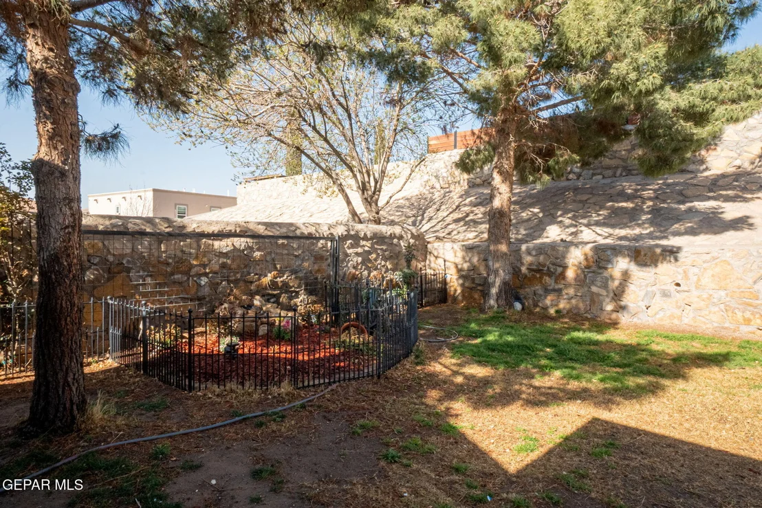 Photo of 457 EMERALD BLUFF Drive