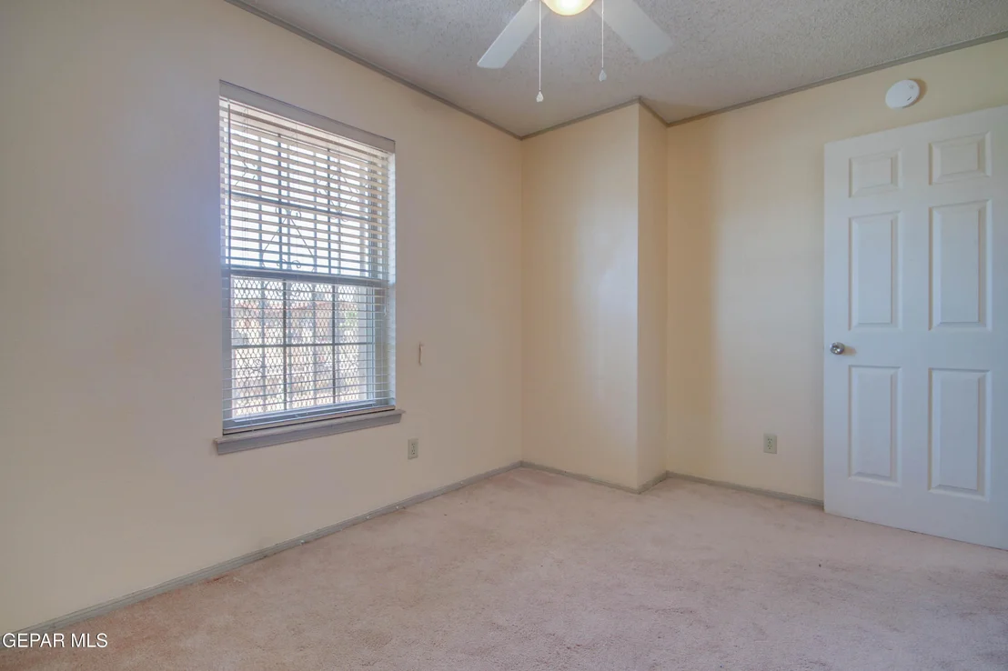 Photo of 5649 LONGVIEW Circle