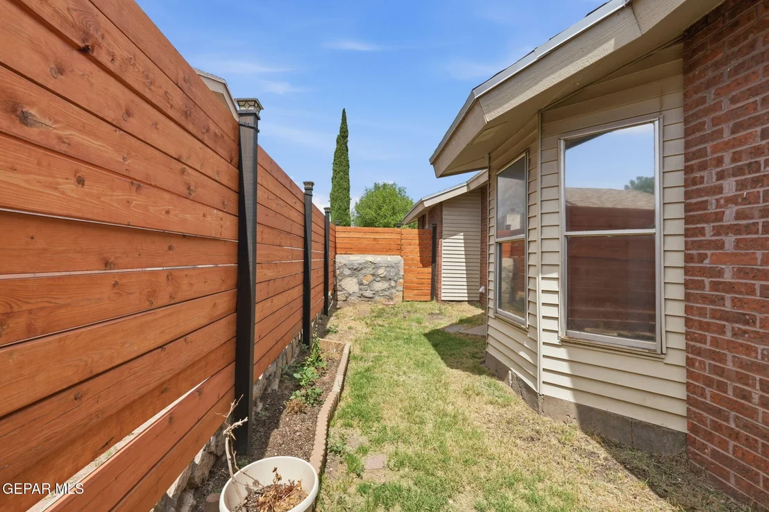 Photo of 10905 DIZZY DEAN Place