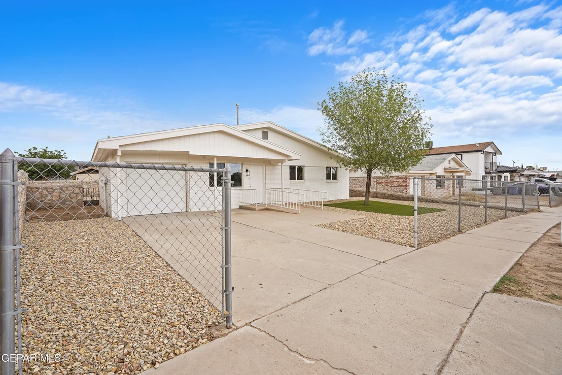 Photo of 205 CARIBE Circle