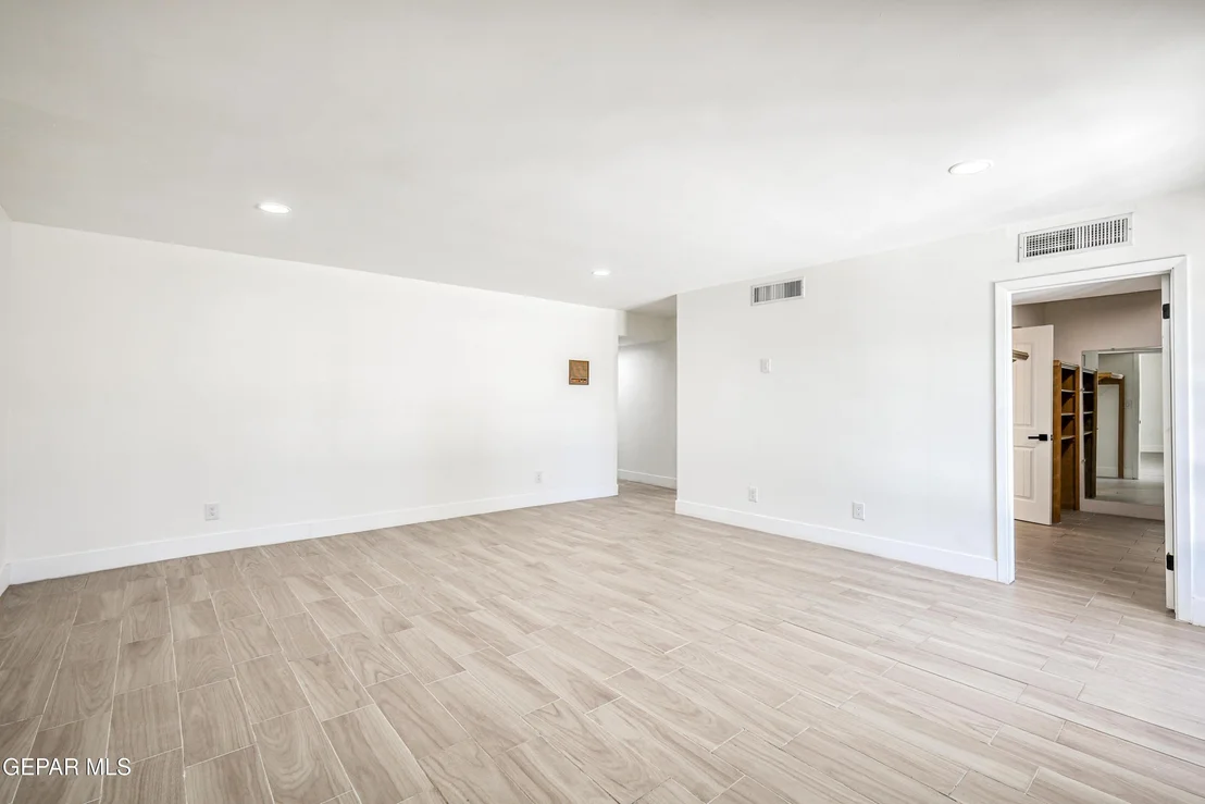 Photo of 704 MCKELLIGON Drive