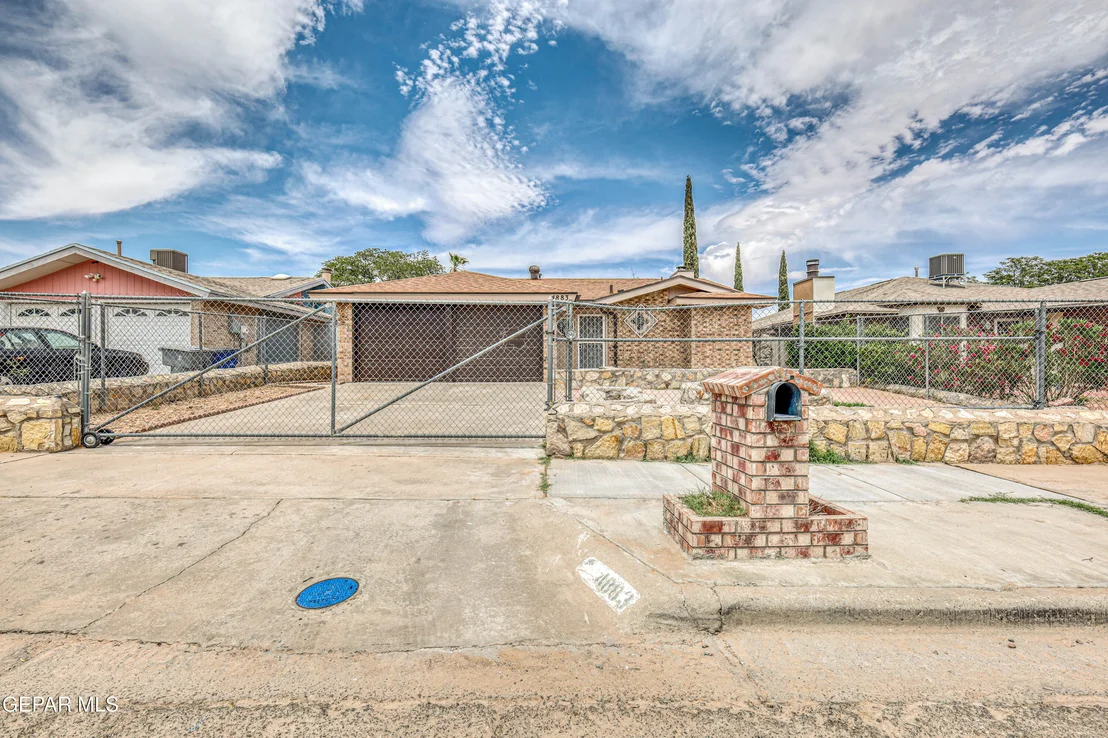 Photo of 4883 Maureen Circle