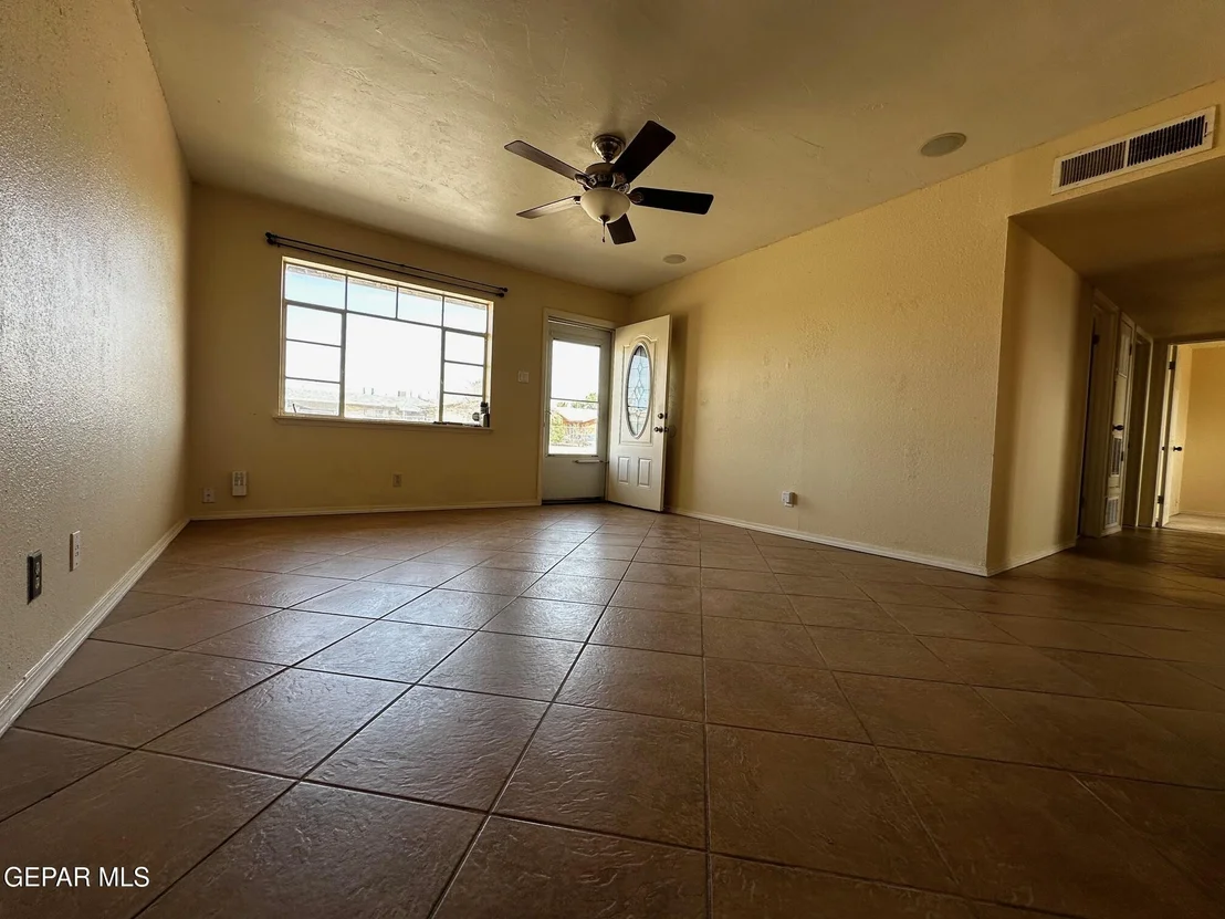Photo of 8124 BURNHAM Road
