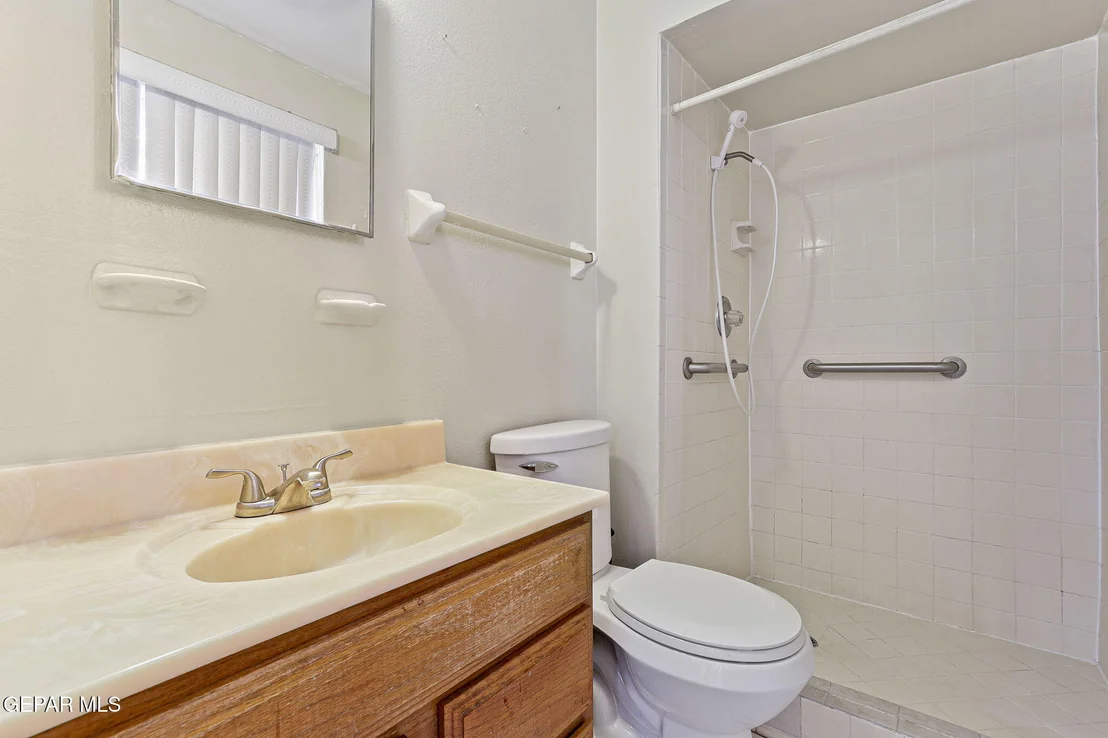 Photo of 233 MANUEL Drive