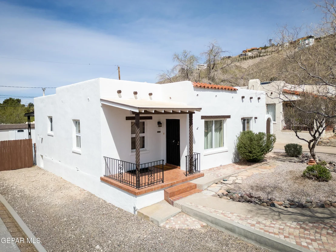 Photo of 1211 MESITA Drive