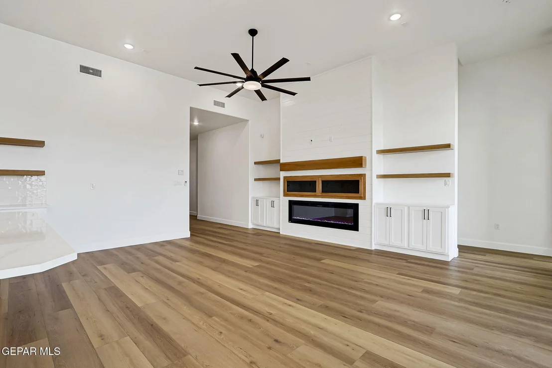 Photo of 7437 CAVESON Road