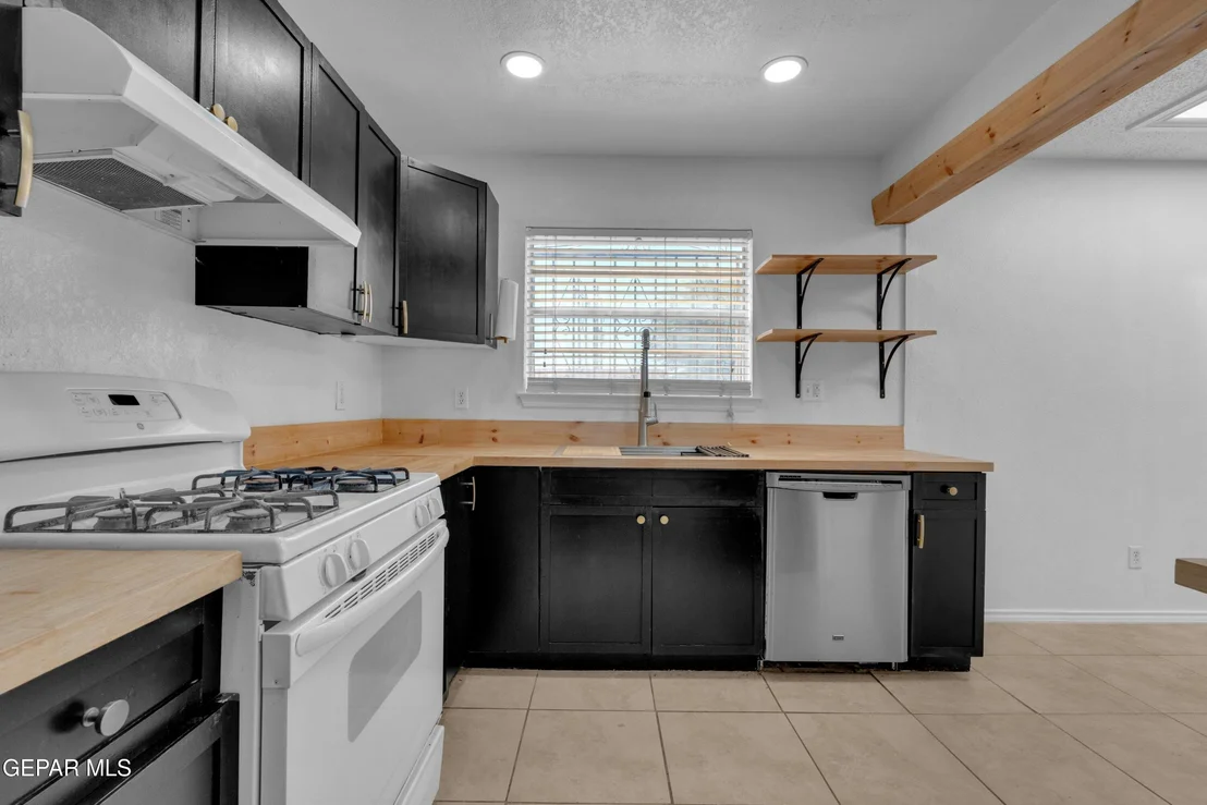 Photo of 10401 Aphrodite Drive