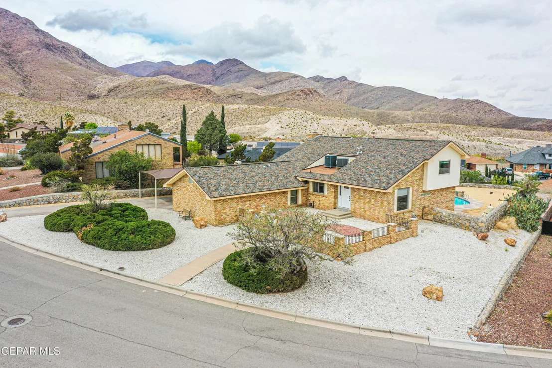Photo of 2915 STONE EDGE Road