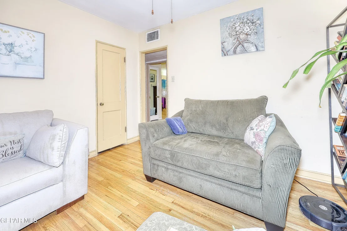 Photo of 1629 SAINT JOHNS Drive