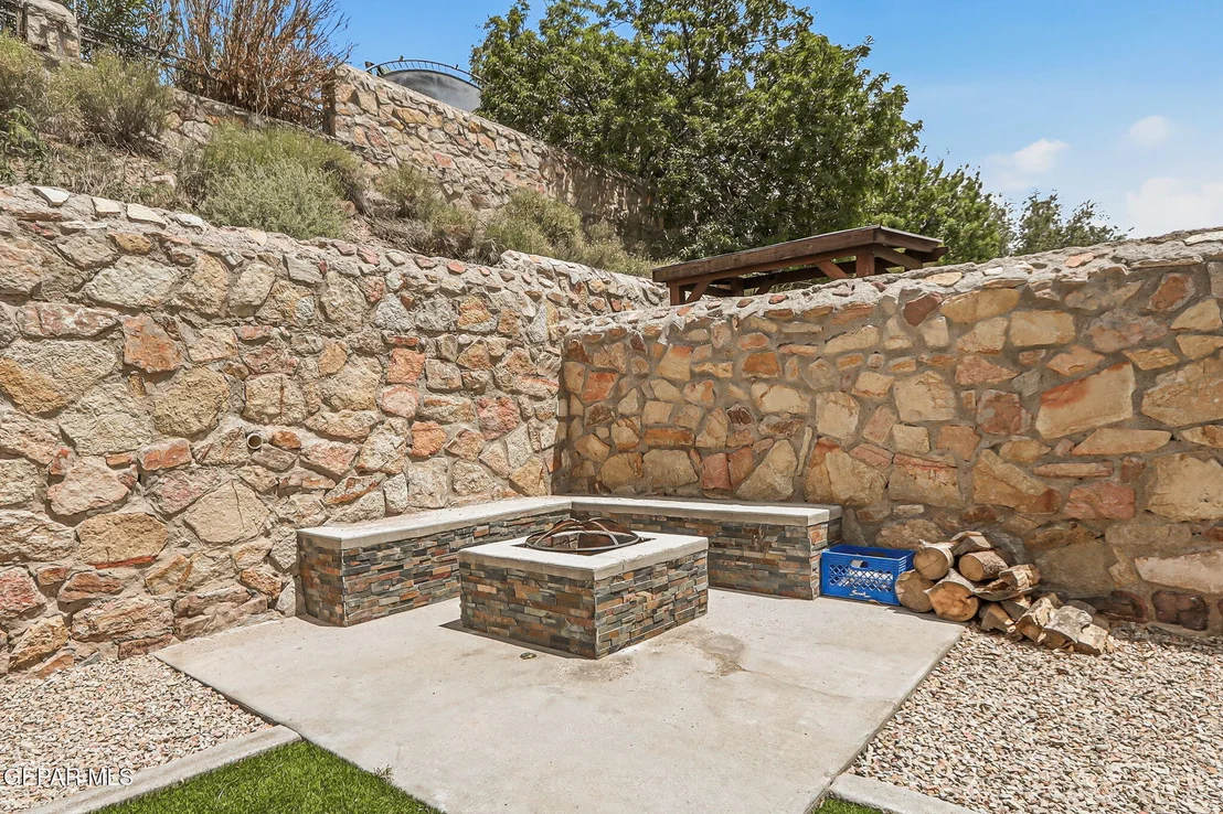 Photo of 6516 WIND RIDGE Drive