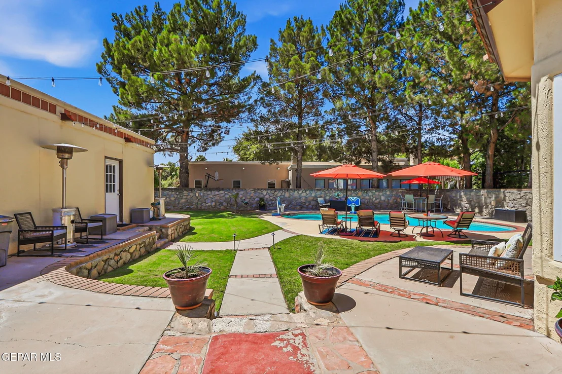 Photo of 716 Willow Glen Drive