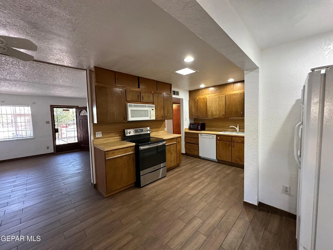 Photo of 5205 FLOWER Drive