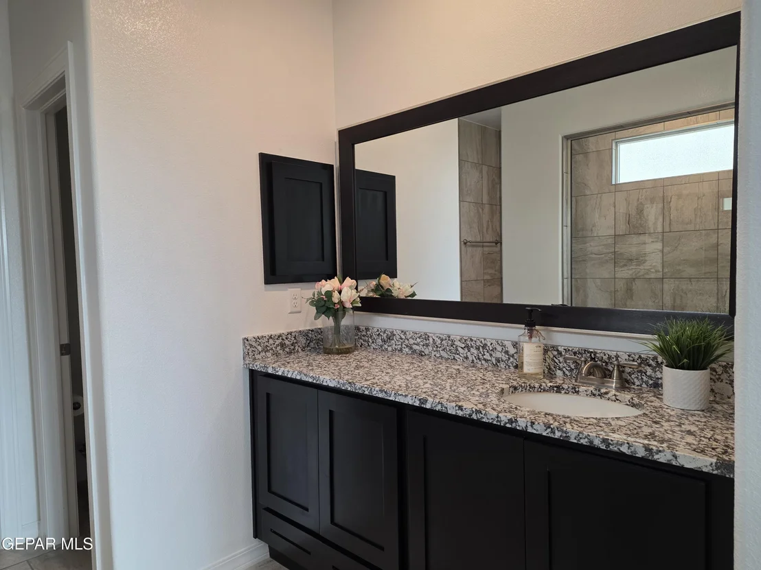 Photo of 6024 HIDDEN ROW Avenue