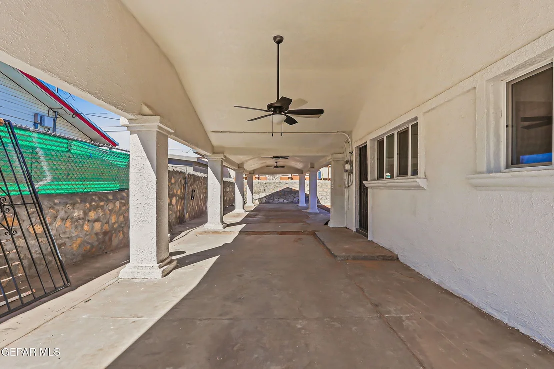 Photo of 261 GLADYS Avenue