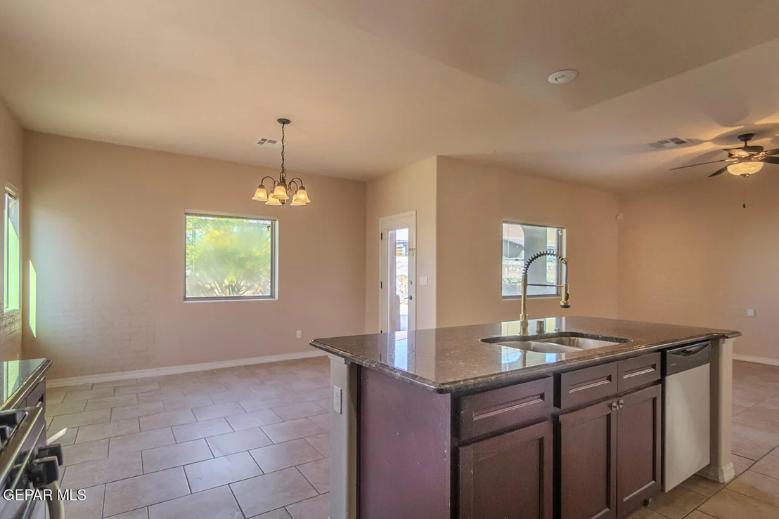 Photo of 795 PIXTON Road