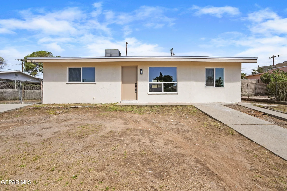 Photo of 919 N CLARK Drive